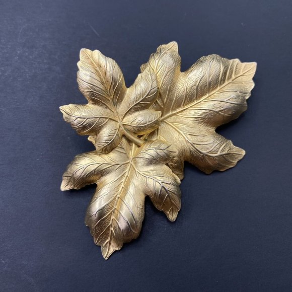 Vintage Triple Leaf Brooch Matte Gold Tone Statement Piece 3” Pin - Picture 3 of 7